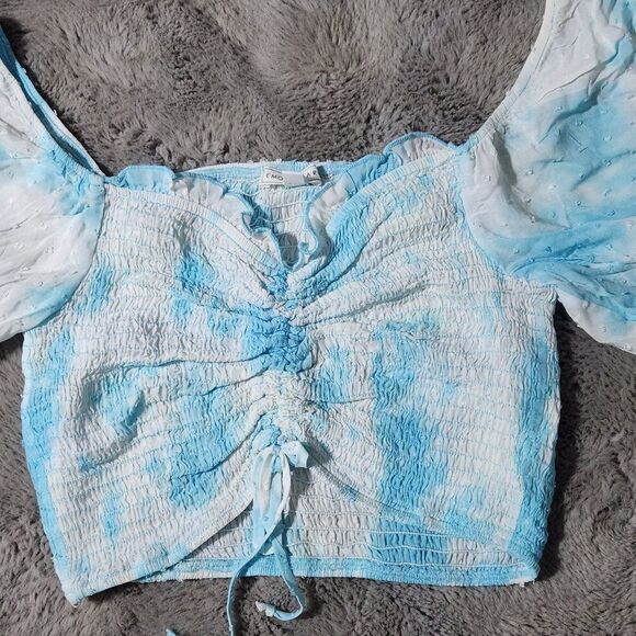 Tops - Cloud Crop Top Size S